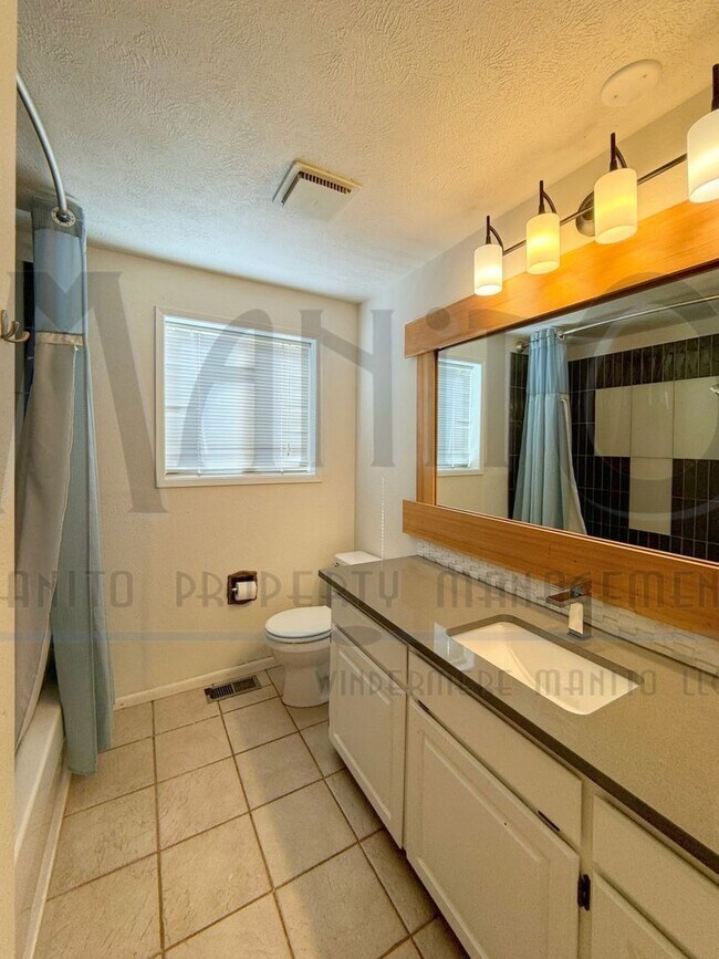 Building Photo - *COMING SOON* Entertainer's Delight - Spra...