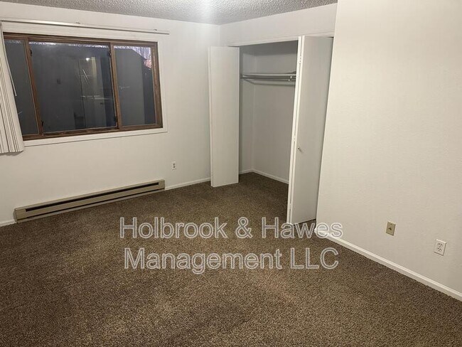 Building Photo - 4887 Basswood Dr
