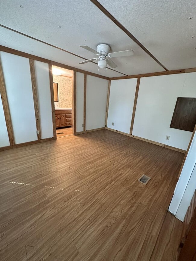 Building Photo - 2 bedroom in Keystone Heights FL 32656