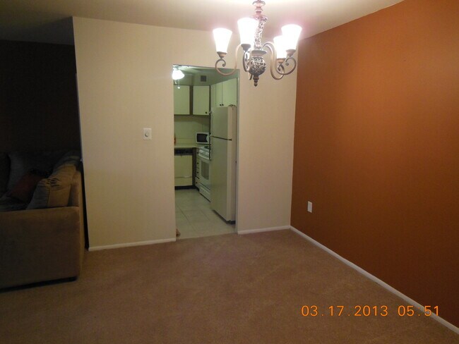 Building Photo - 1 Bed & Den -  All Utilities included
