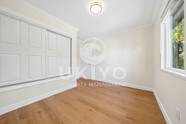 Building Photo - 3007 Nicol Ave