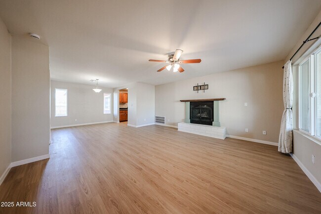 Building Photo - 6539 E Arbor Ave