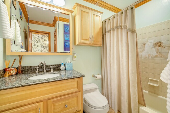 Building Photo - 8280 Queen St