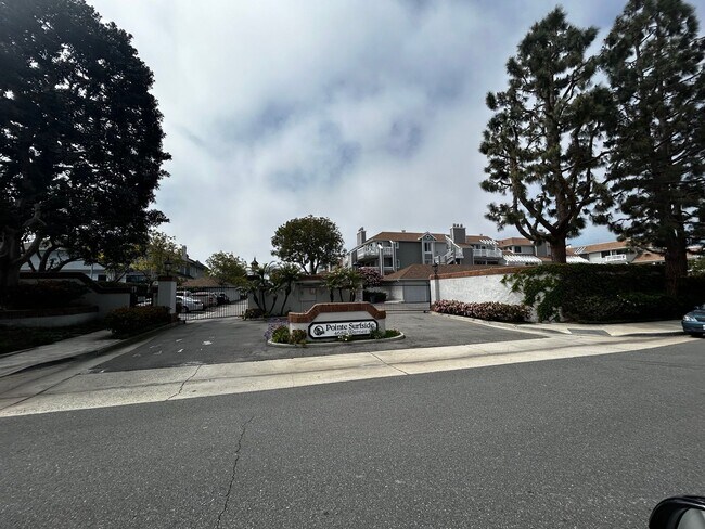 Building Photo - Welcome to Coastal Living at Its Finest!