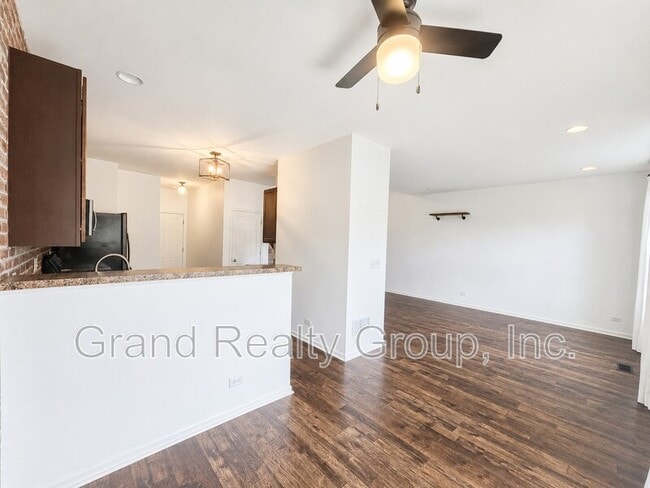 Building Photo - 376 S Jade Ln