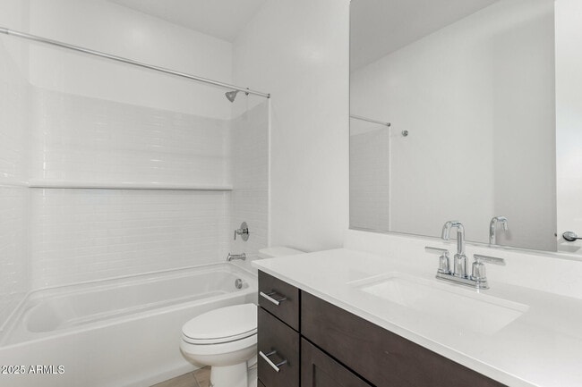 Building Photo - 3351 S Lily