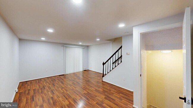 Building Photo - 8551 Braxted Ln