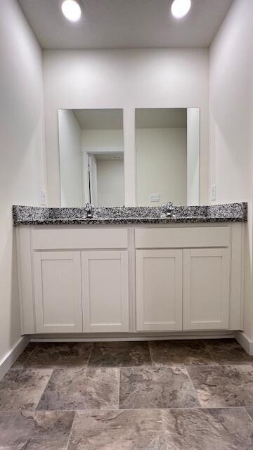 Building Photo - 4170 Lone Oak Cir