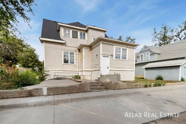 Building Photo - 1904 8th Ave