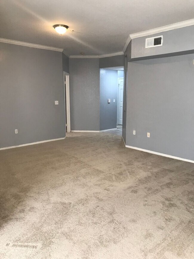 Building Photo - 2586RTJ.Madison 1110(100)