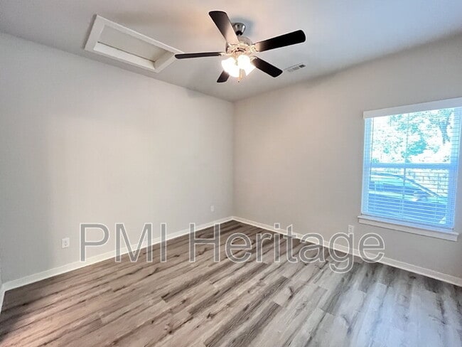 Building Photo - 1452 Sligo St