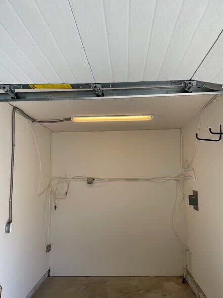 Building Photo - 17113 Palisades Cir