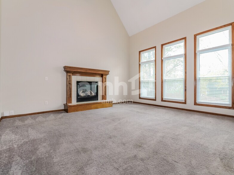 Building Photo - 3904 SW Brian Ln