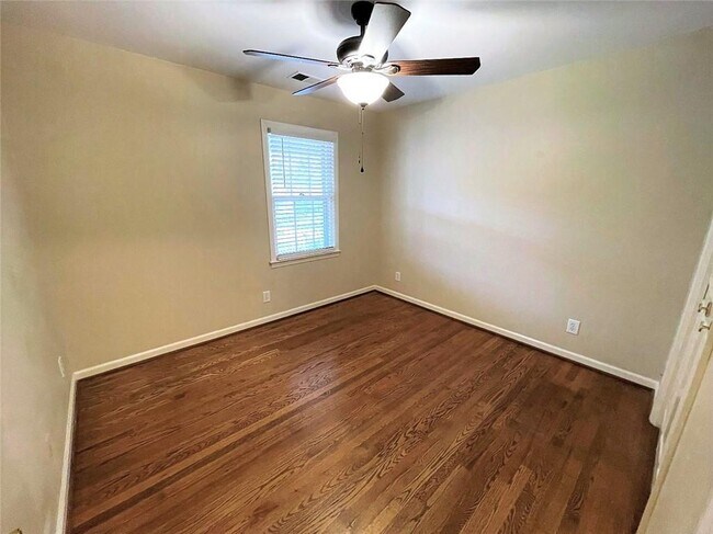 Building Photo - 1150 Falstaff Dr