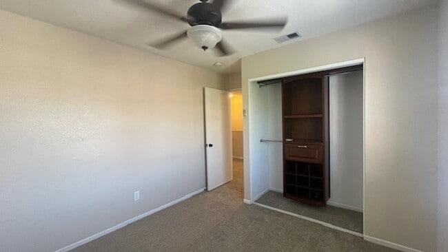 Building Photo - Gorgeous 4 Bedroom, 2.5 Bath with Loft in Rancho Del Oro For Rent!