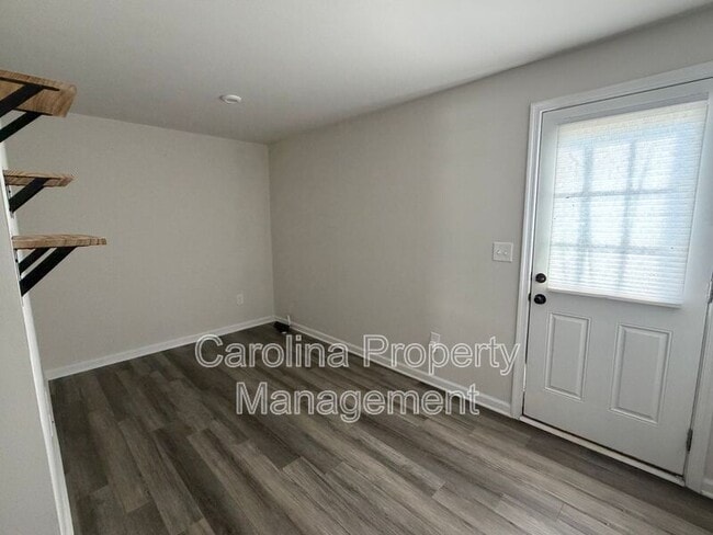 Building Photo - 6042 Cutwater Cir