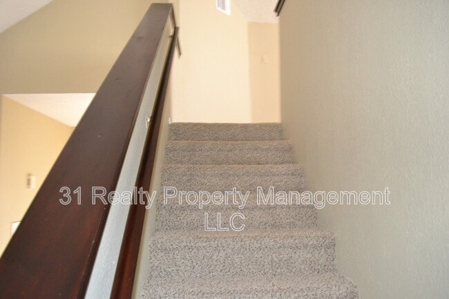 Building Photo - 5917 Beckett Dr