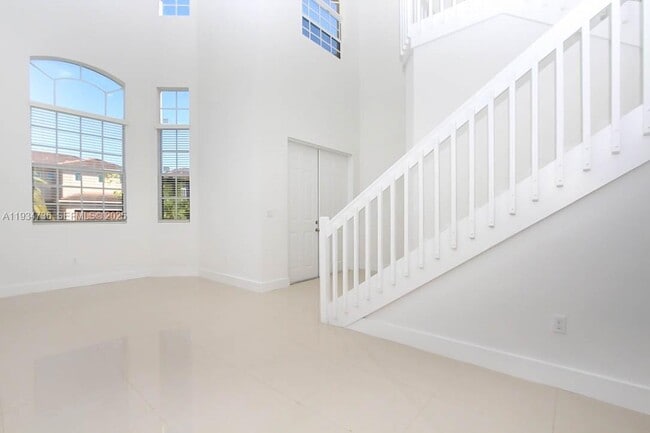 Building Photo - 15670 SW 11th Terrace