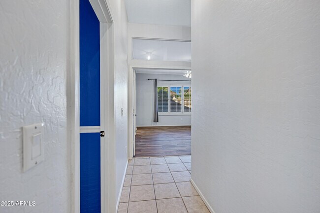 Building Photo - 2236 W Periwinkle Way