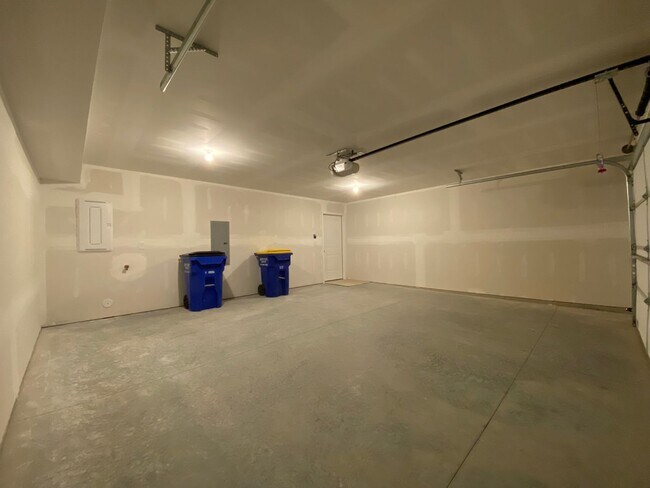Building Photo - $2,350 | 3 Bedroom, 2.5 Bathroom Town Home...