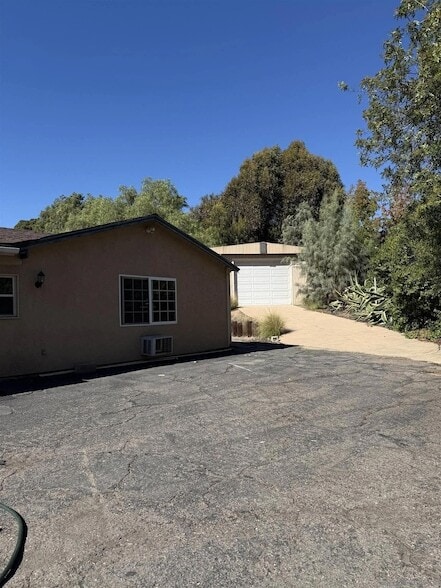 Building Photo - 12118 Poway Rd