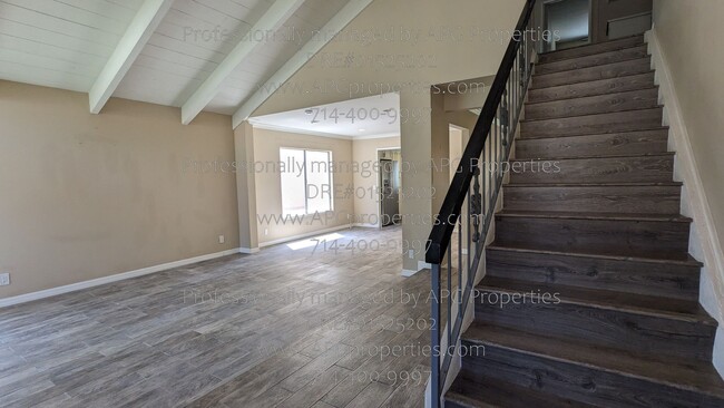 Building Photo - 1745 N Pheasant St