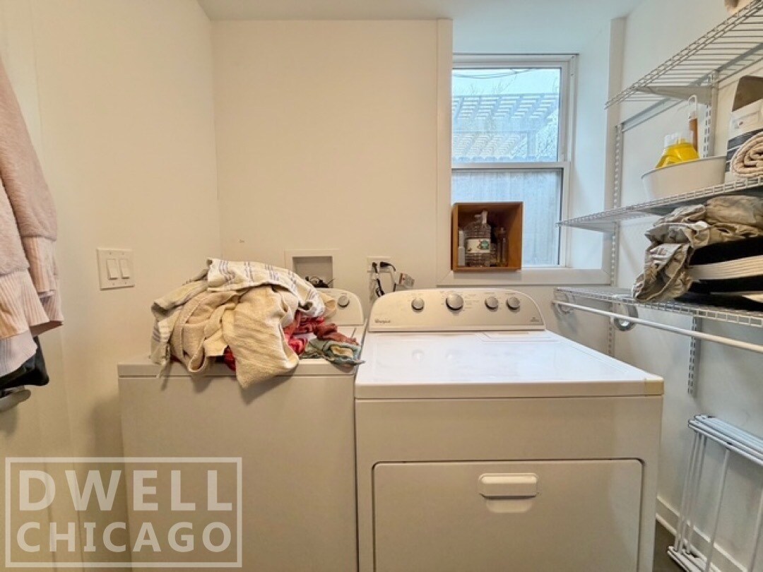 Building Photo - 2121 N Albany Ave