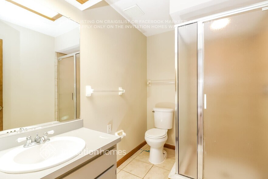 Building Photo - 10992 124th Ave N