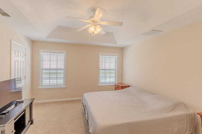 Building Photo - 8395 Ivy Mill Way
