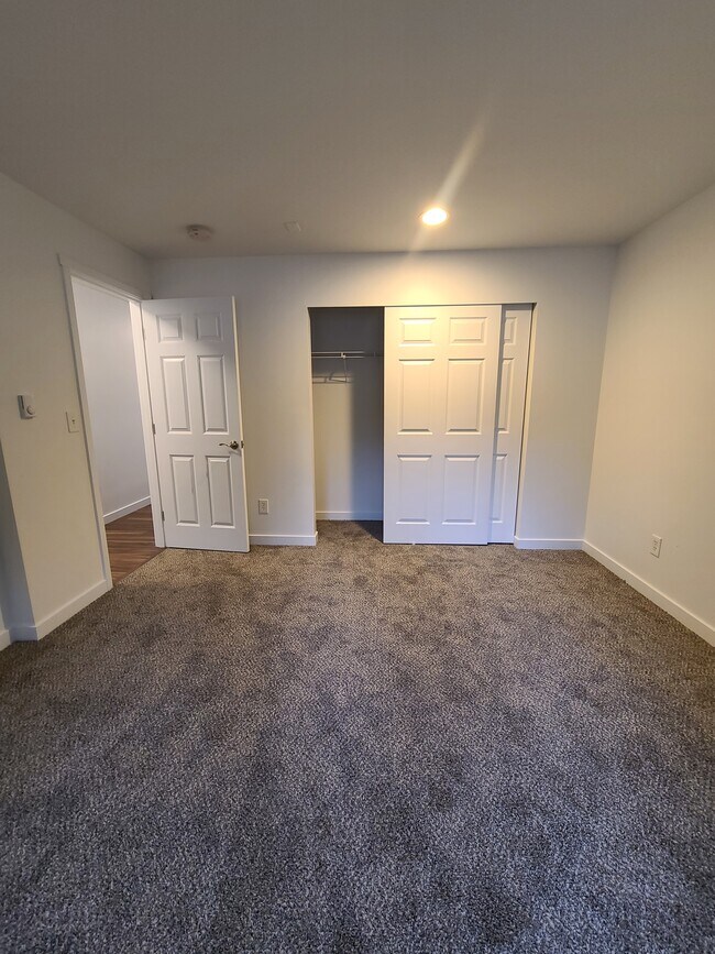 Master bedroom - 24603 104th Avenue Ct E