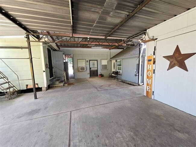 Building Photo - 6940 Hemlock St