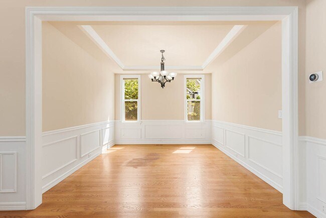 Building Photo - Stunning 4 bedroom Home in Coveted Deer Ridge Community
