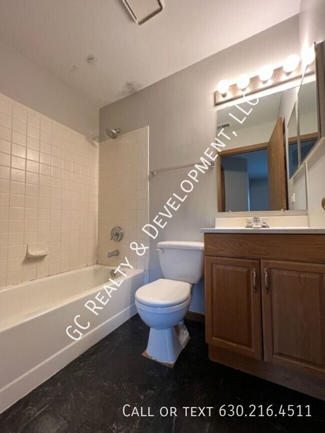 Building Photo - 47 Gant Cir