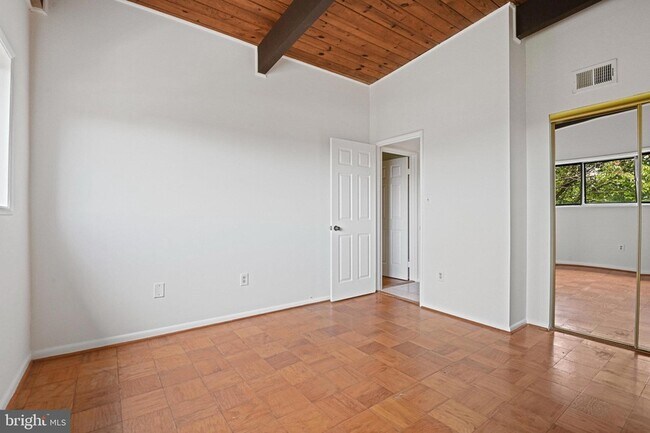 Building Photo - 7857 Enola St