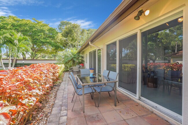 Building Photo - 6099 Waldwick Cir