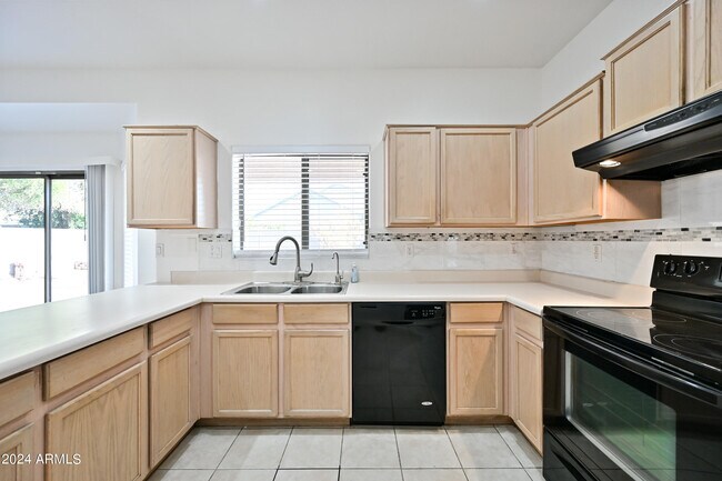 Building Photo - 10831 W Sheridan St