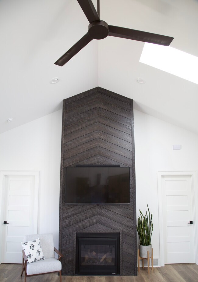 Building Photo - 1830 22nd St S