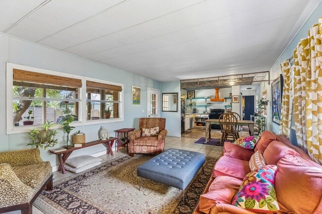 Building Photo - 1106 Minnie Dr