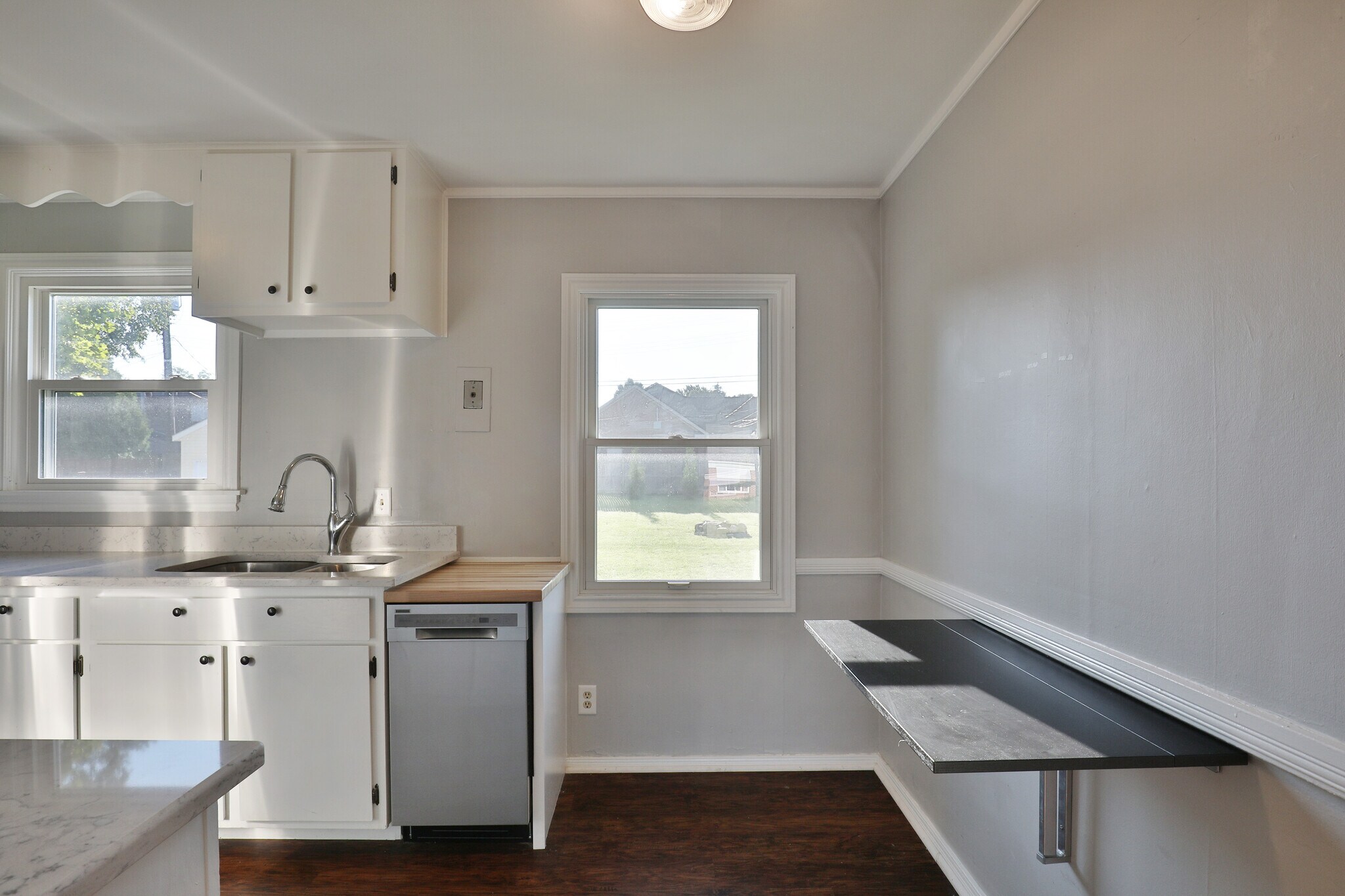 Building Photo - 5586 Emerson Ave