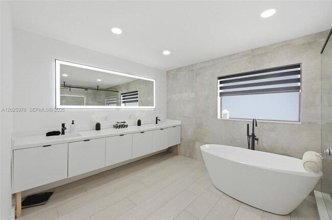 Building Photo - 9935 Ramblewood Dr
