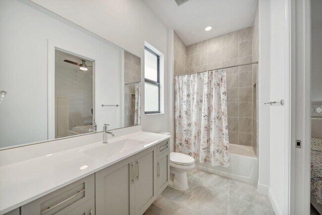 Building Photo - 12055 Lake Trail Ln