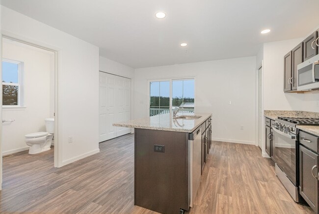 Building Photo - Brand new 3 Bedroom Townhouse