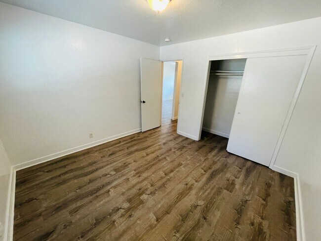 Building Photo - 2301 James Ave