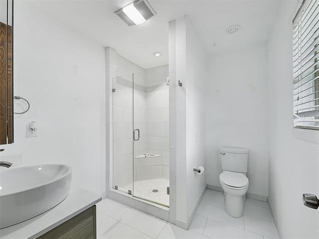 Building Photo - 1023 Piping Rock Ln