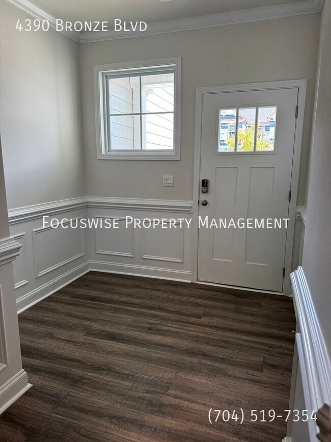 Building Photo - 4390 Bronze Blvd