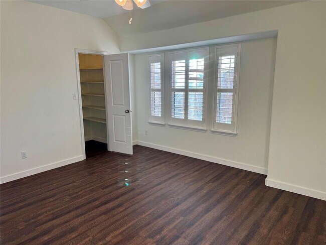 Building Photo - 408 Wolf Creek Way