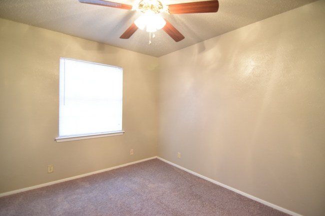 Building Photo - 2722 Bowie Trail