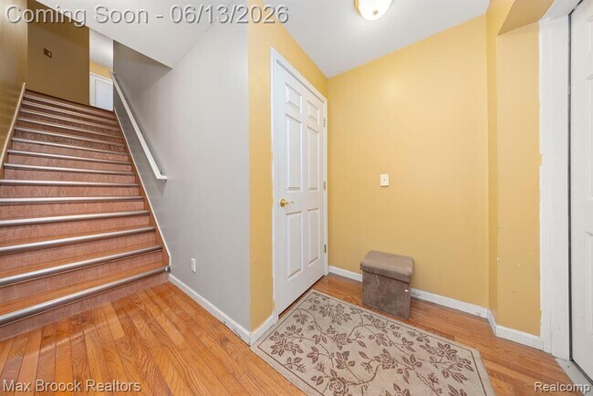 Building Photo - 160 Tiffany Ln Pvt
