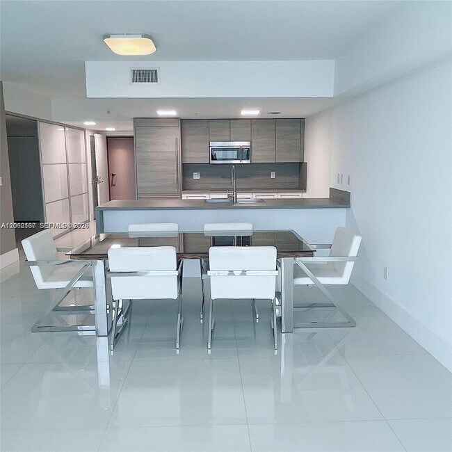Building Photo - 400 Sunny Isles Blvd