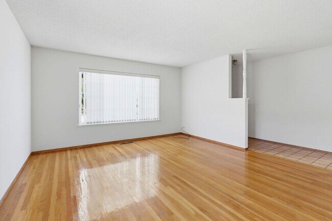 Building Photo - What a Great Home! Available Now!